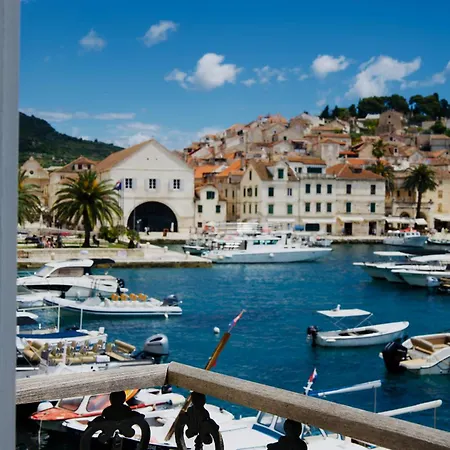 Hvar Riva Rooms-2