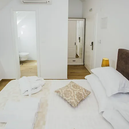 Heritage Hotel Dea Hvar-3